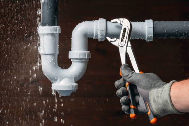 Professional Emergency Plumber technician working in Rockville, VA